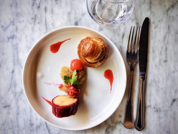 What Techniques Can You Use to Create a Rich English Beef and Ale Pie?